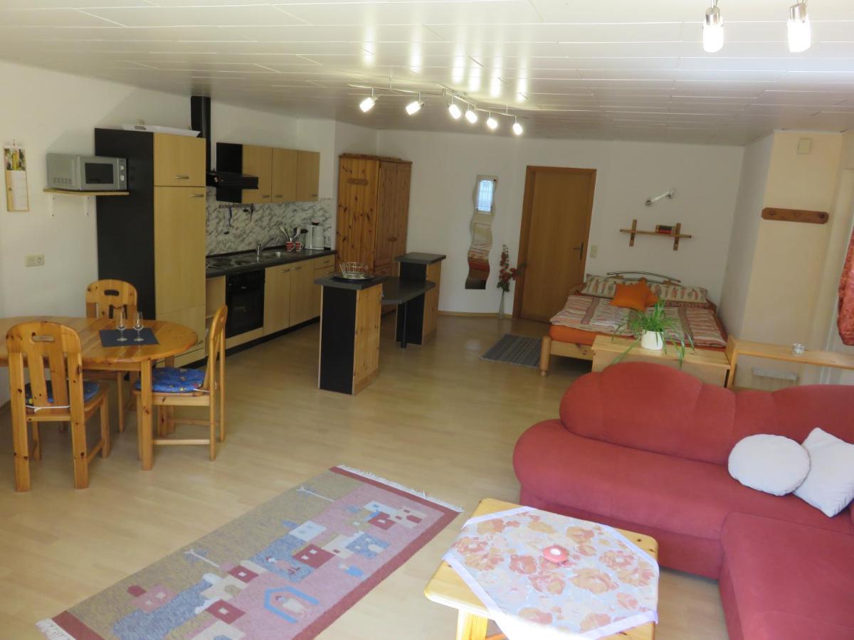 Ferienwohnungen Haus Albert Grossheubach Ngoại thất bức ảnh