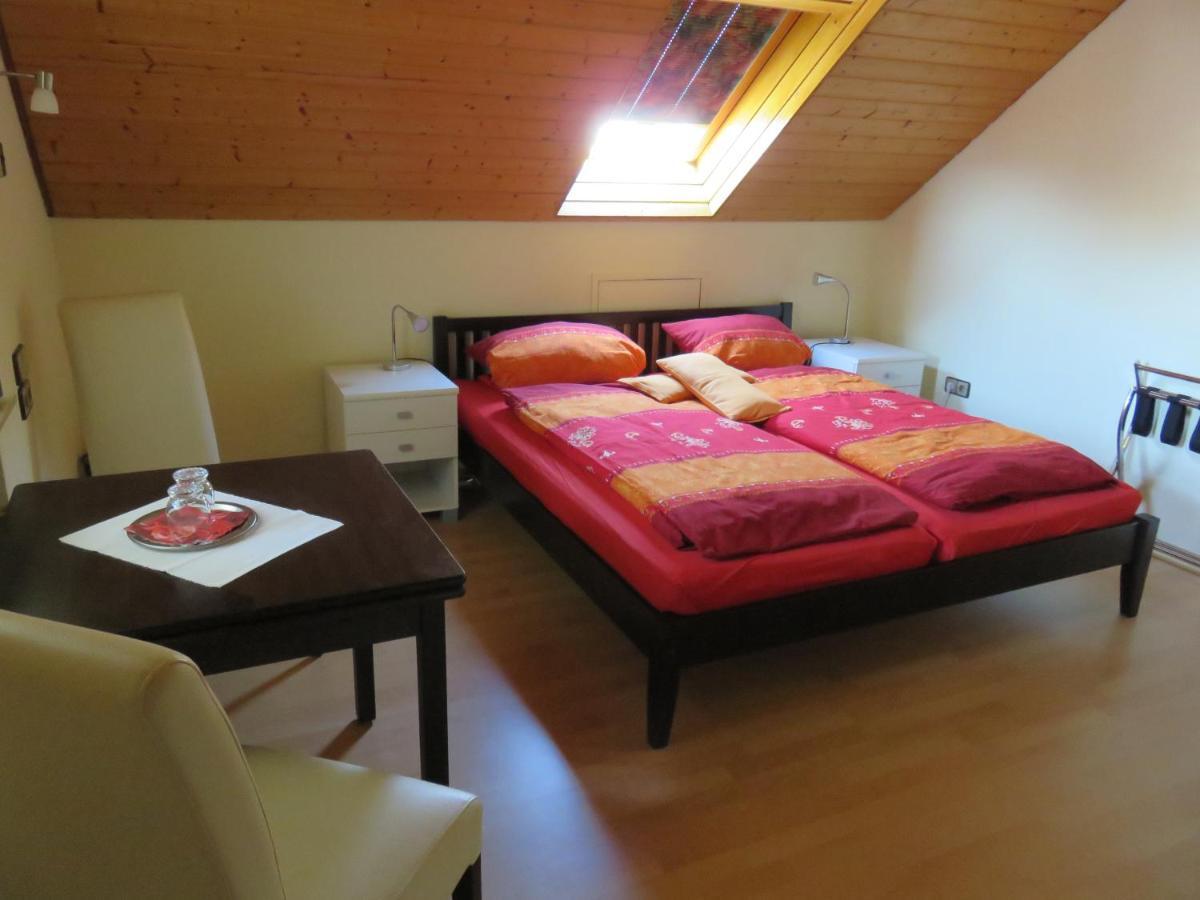 Ferienwohnungen Haus Albert Grossheubach Ngoại thất bức ảnh