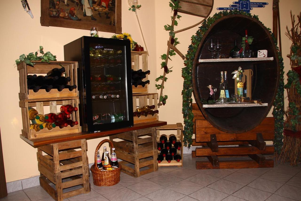 Ferienwohnungen Haus Albert Grossheubach Ngoại thất bức ảnh