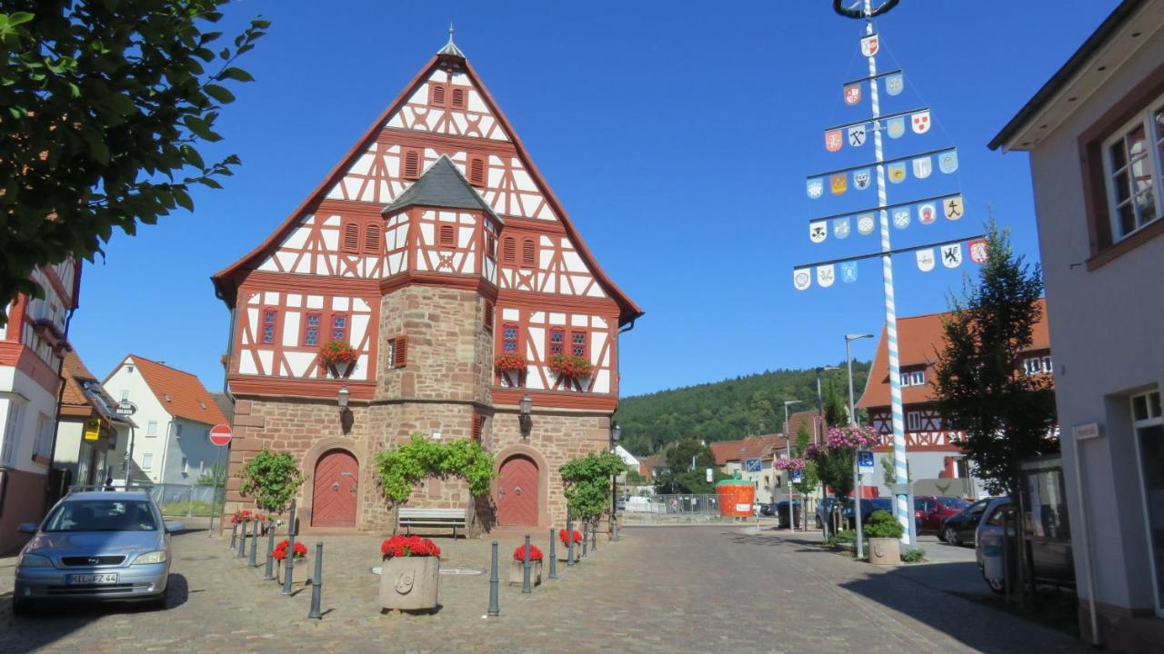 Ferienwohnungen Haus Albert Grossheubach Ngoại thất bức ảnh